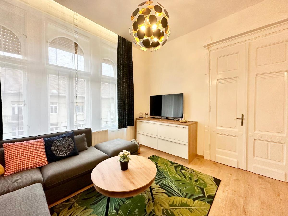 Luxory Design Apartment#Bakats#Freeparking#8Ppl Budapest Exterior photo